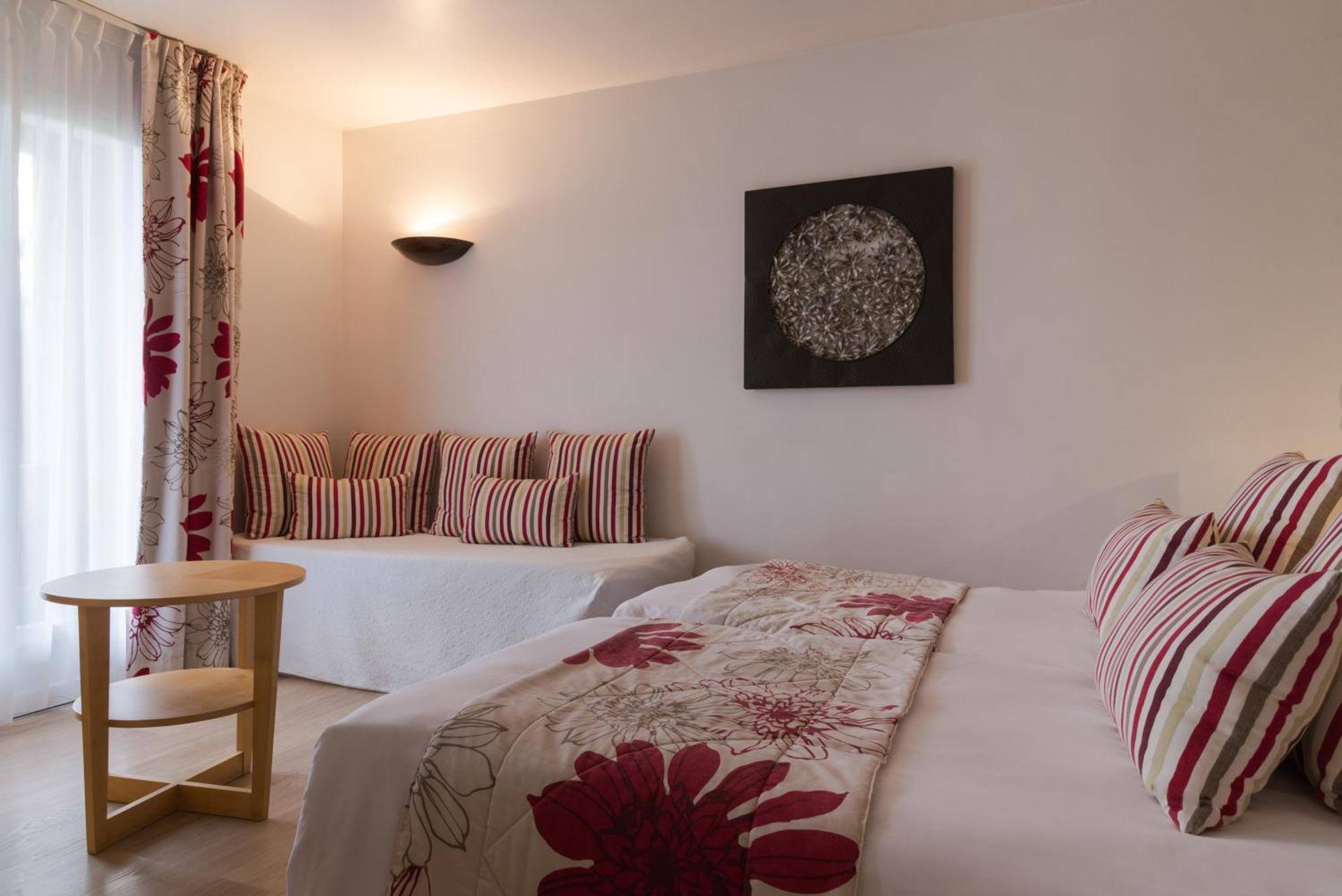 Val Baussenc, The Originals Relais Hotel Maussane les Alpilles Exterior foto
