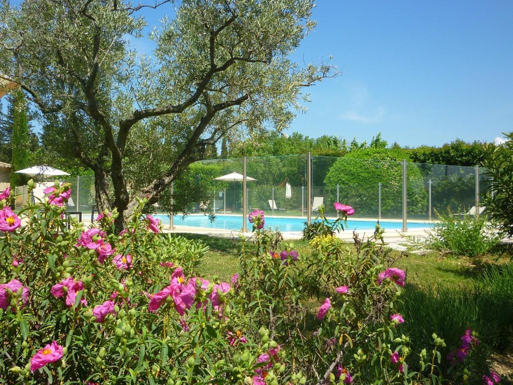 Val Baussenc, The Originals Relais Hotel Maussane les Alpilles Exterior foto